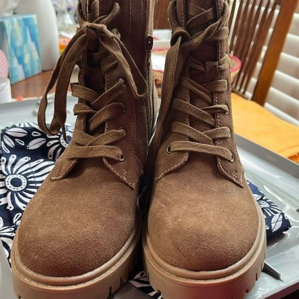 Crown vintage combat boot size 7 nwot